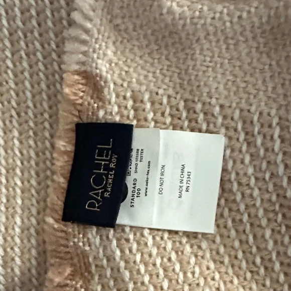 RACHEL Rachel Roy Pink and Cream Geometric Throw Blanket with Tassels - Picture 3 of 8